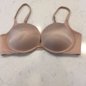Victoria’ Secret 36C plunge bra.